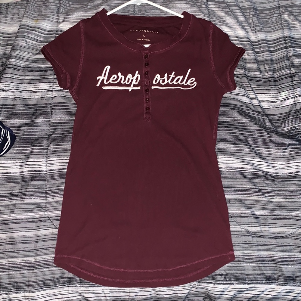 Aeropostale burgundy shirt